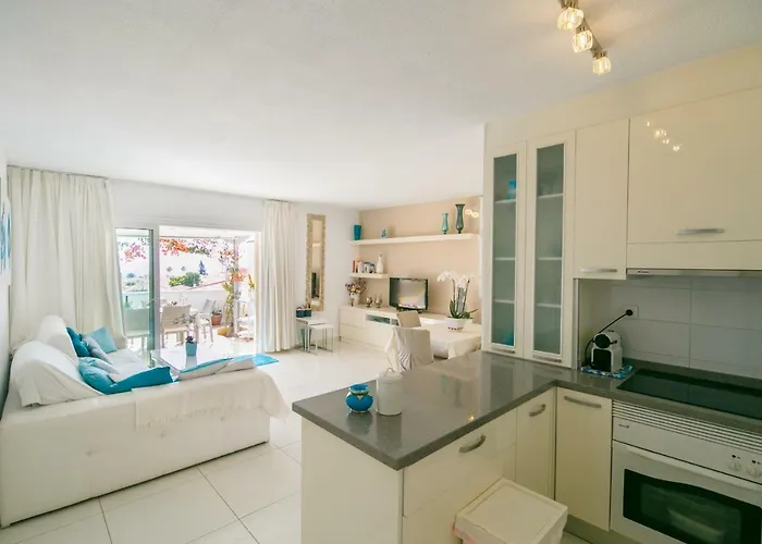 Claire Feriehus Callao Salvaje